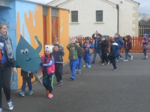 Junior and Senior Infants taking part in the Walk for Water!